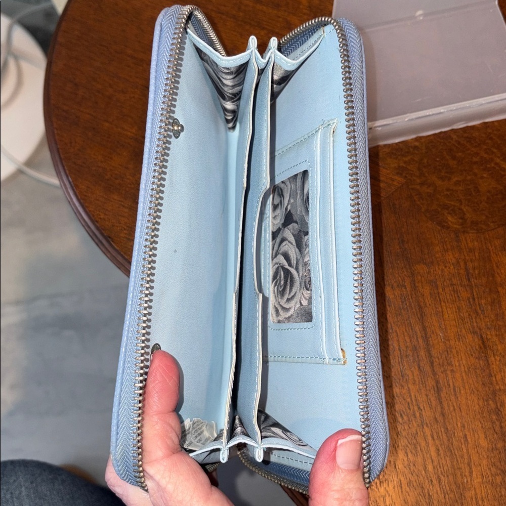 Adrienne Vittadini Periwinkle Zip Wallet  pebbled leather / vegan trim& interior - Picture 8 of 13